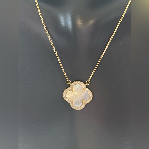 New CLOVER Necklace 18K Gold Plated Sterling Silver - Picture 4 of 9